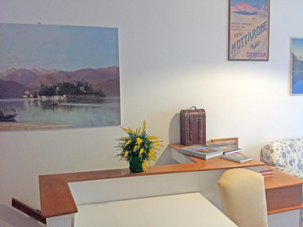 Appartamento Via De Vit Stresa Exterior photo